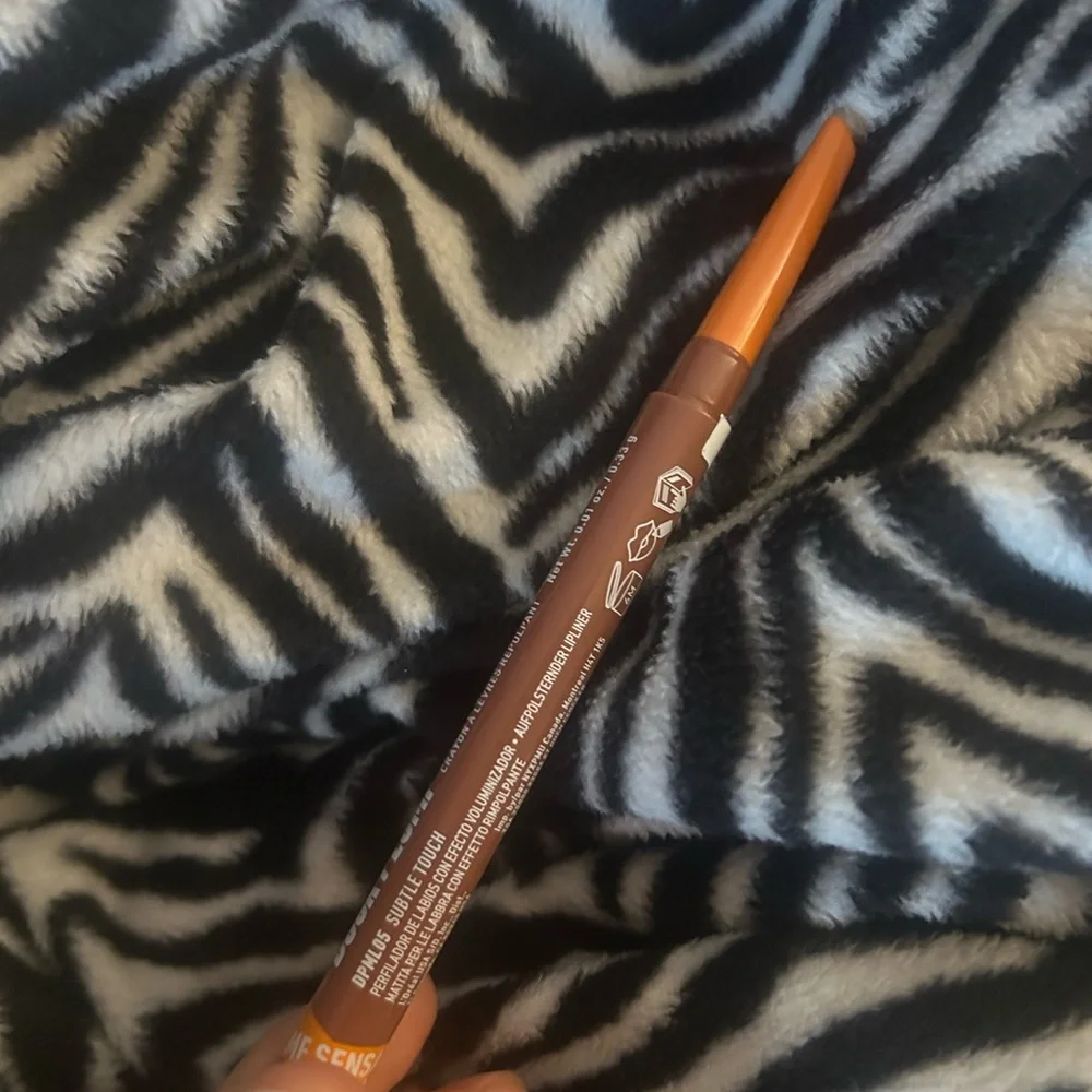 NYX Professional Makeup Duck Plump Plumping Lip Liner